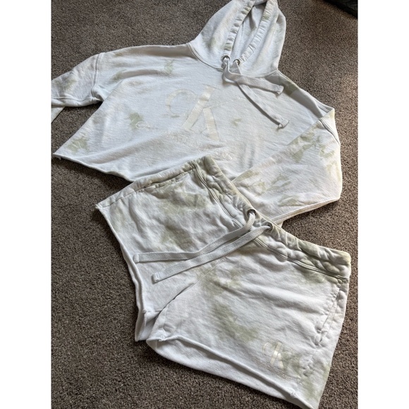 Calvin Klein Jeans Tie Dye Sweatshirt and Shorts Matching Set - Picture 1 of 10